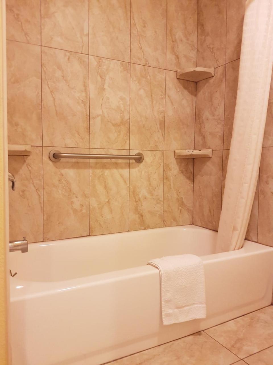 Travel Haven Motel Ханфорд Екстериор снимка